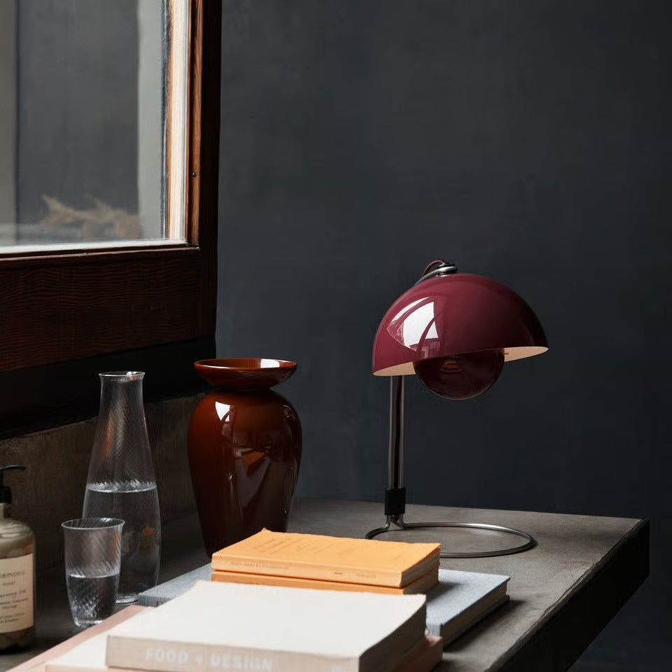 Dome shaped metal desk lamp