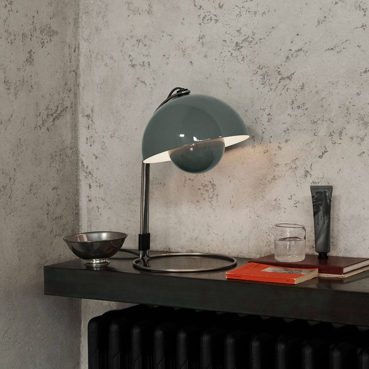 Dome shaped metal desk lamp