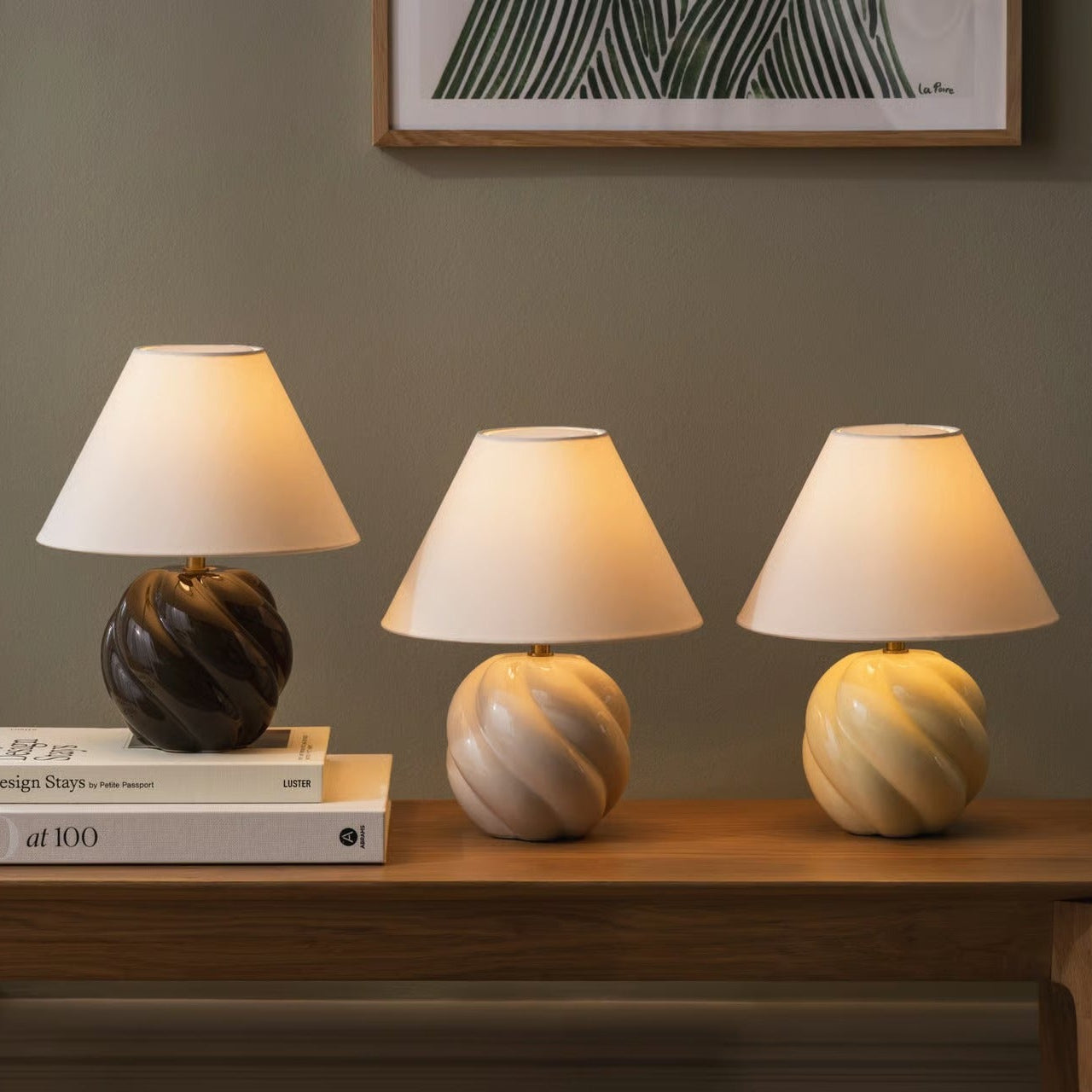 Twisted ceramic table lamp