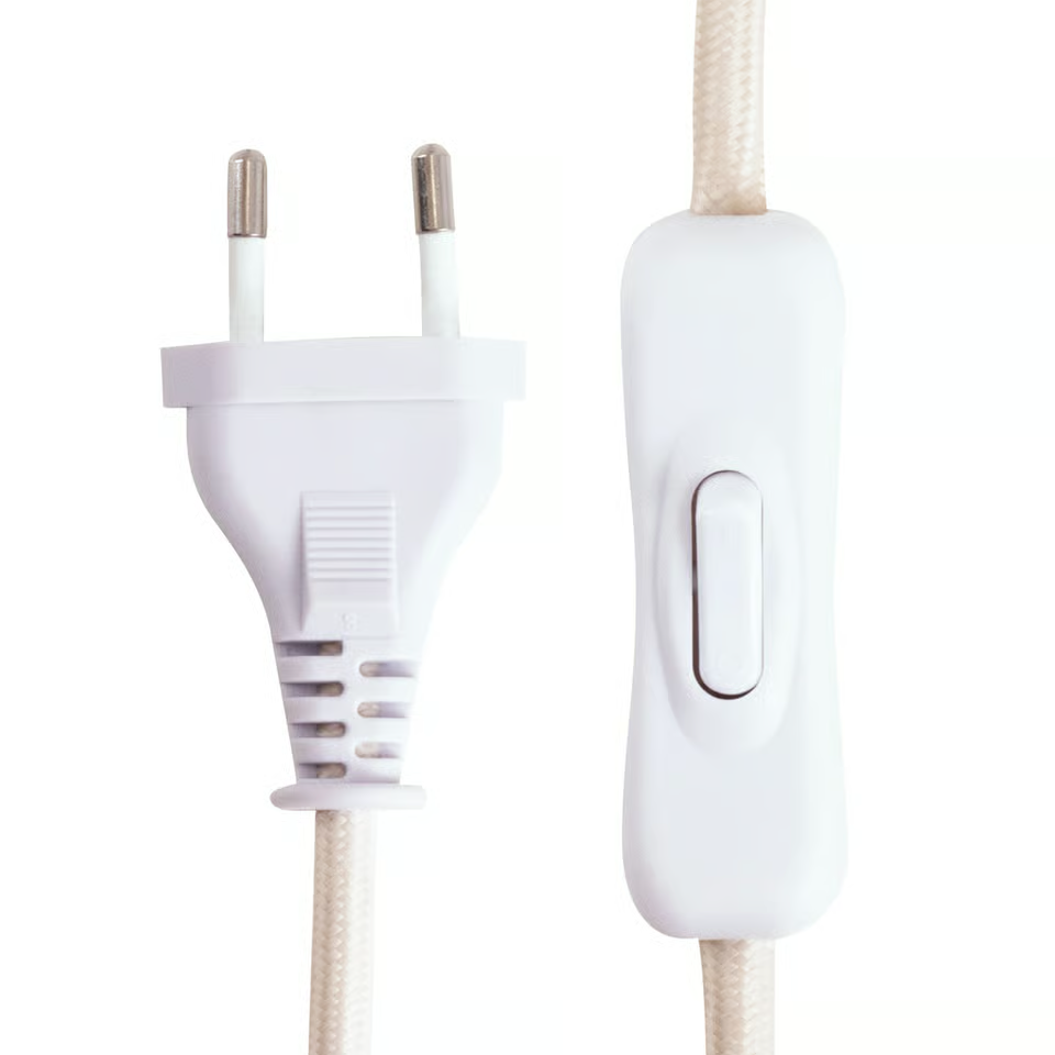 Twisted ceramic table lamp