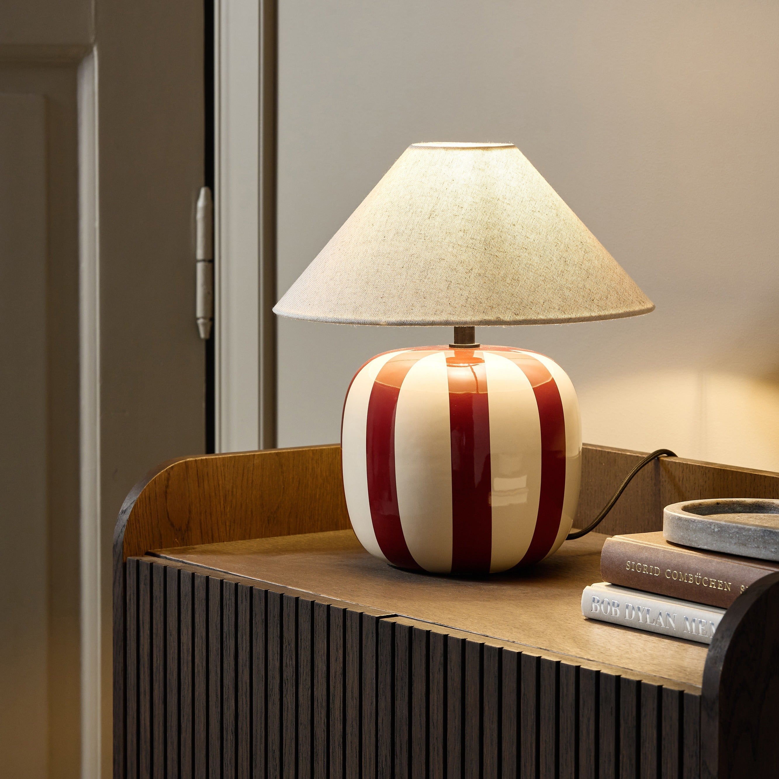 Vintage striped ceramic table lamp